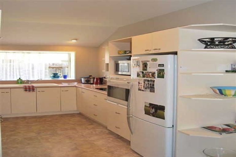 Photo of property in 2/2 Willow Dell, Westmorland, Christchurch, 8025