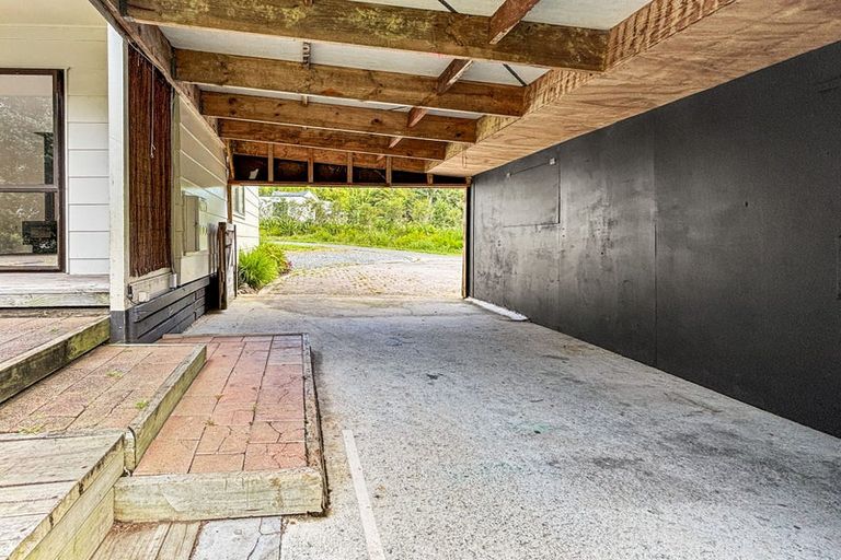 Photo of property in 8 Brick Bay Drive, Sandspit, Warkworth, 0982