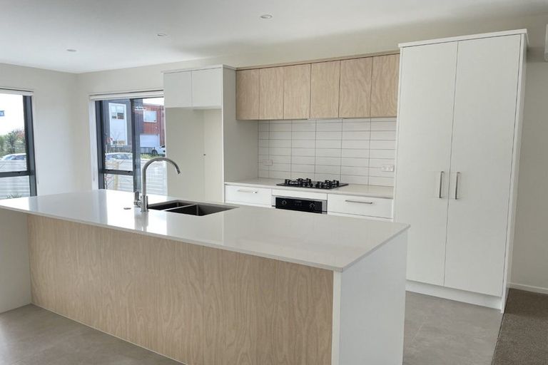 Photo of property in 17 Whimbrel Road, Flat Bush, Auckland, 2019