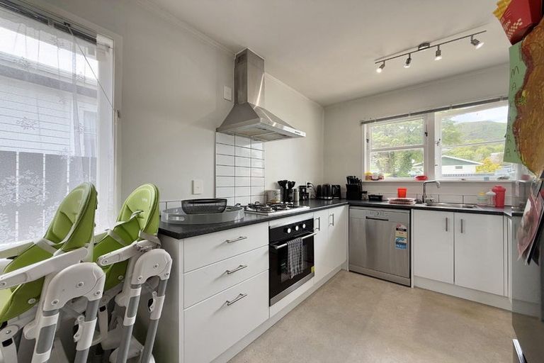 Photo of property in 14 Ruthven Road, Wainuiomata, Lower Hutt, 5014