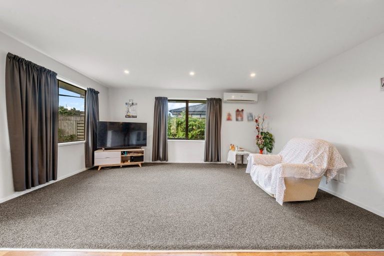 Photo of property in 15a Frederick Place, Whalers Gate, New Plymouth, 4310