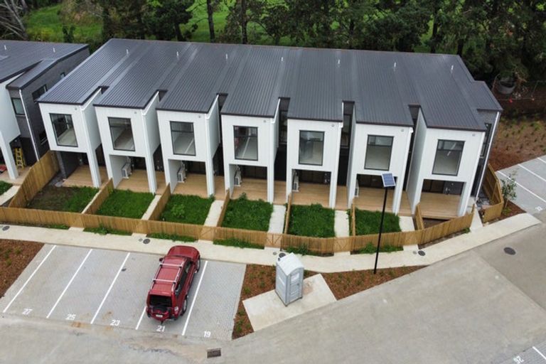 Photo of property in 25 Whai Hua Lane, Mangere Bridge, Auckland, 2022