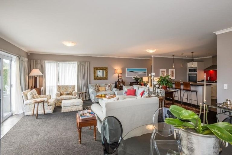 Photo of property in 2 Bluewater Place, Paraparaumu, 5032