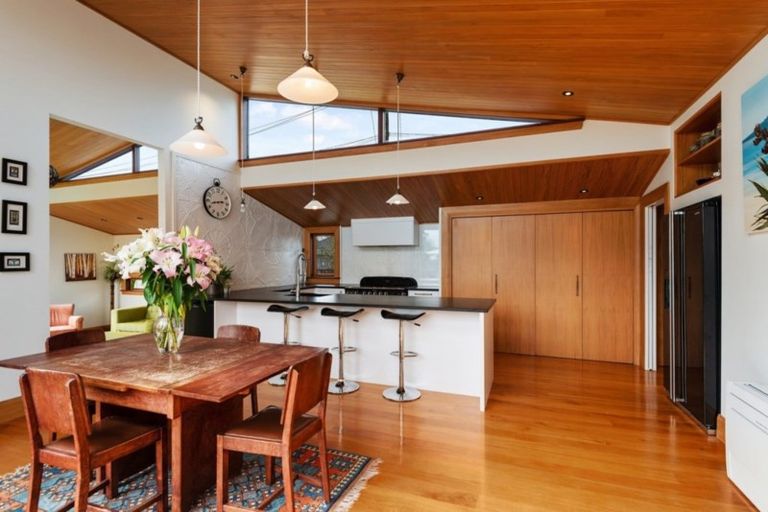 Photo of property in 73 Fisher Avenue, Beckenham, Christchurch, 8023