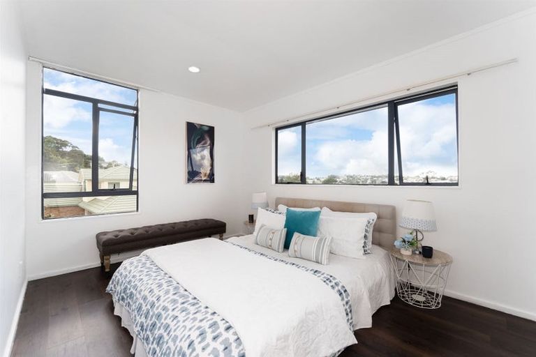 Photo of property in 50a Noeleen Street, Glenfield, Auckland, 0629