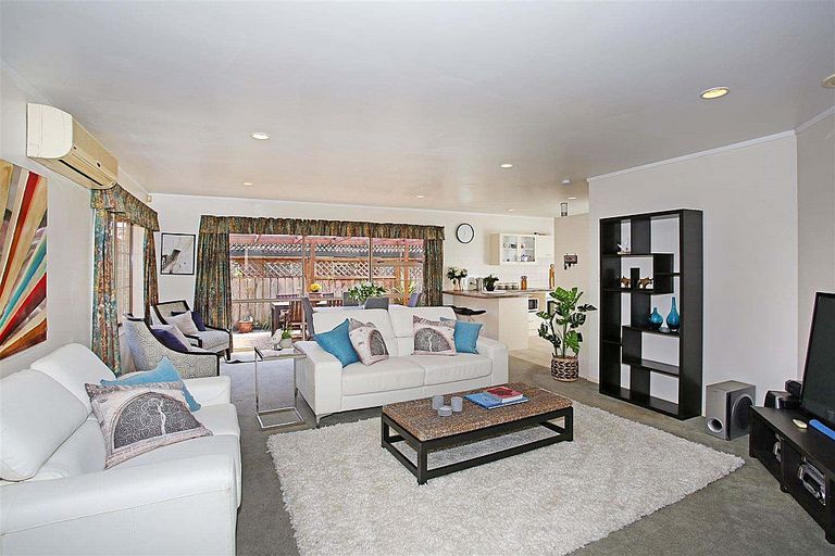 Photo of property in 35a Youngs Road, Papakura, 2110