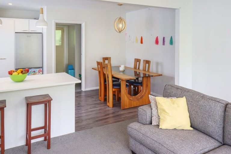 Photo of property in 15 James Grove, Stokes Valley, Lower Hutt, 5019