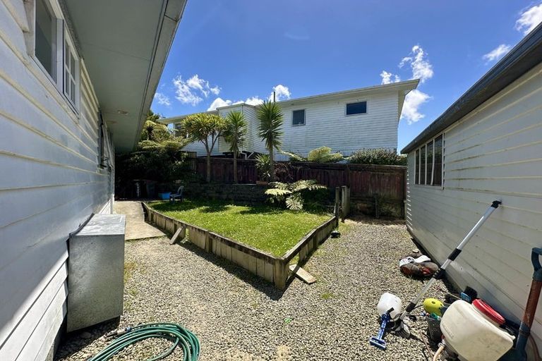 Photo of property in 20 Robson Street, Stokes Valley, Lower Hutt, 5019