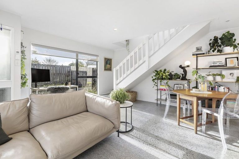 Photo of property in 3/24 Mason Street, Moera, Lower Hutt, 5010