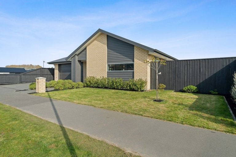 Photo of property in 76 Stationmasters Way, Prebbleton, 7604