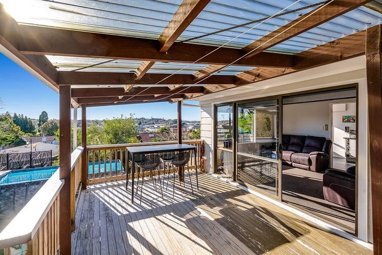 Photo of property in 15 Amanda Avenue, Dinsdale, Hamilton, 3204