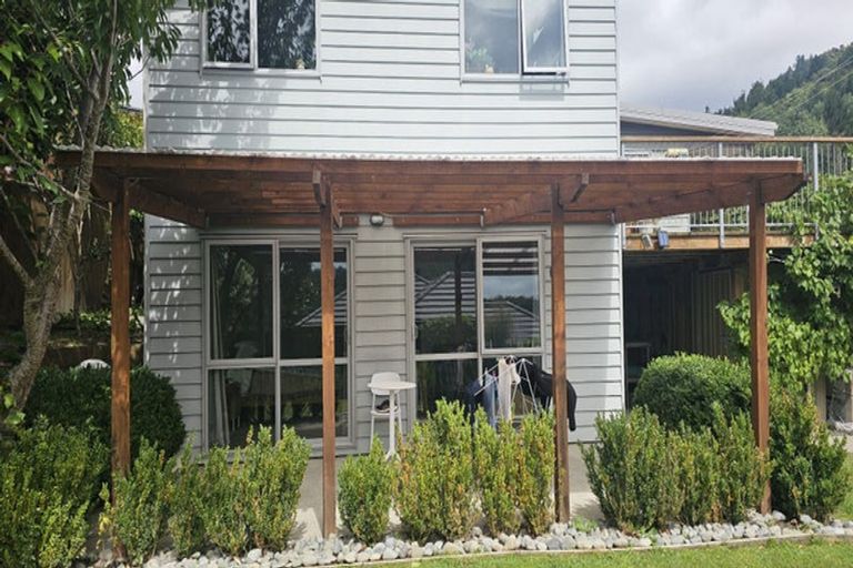 Photo of property in 3 Bell Bird Rise, Picton, 7220