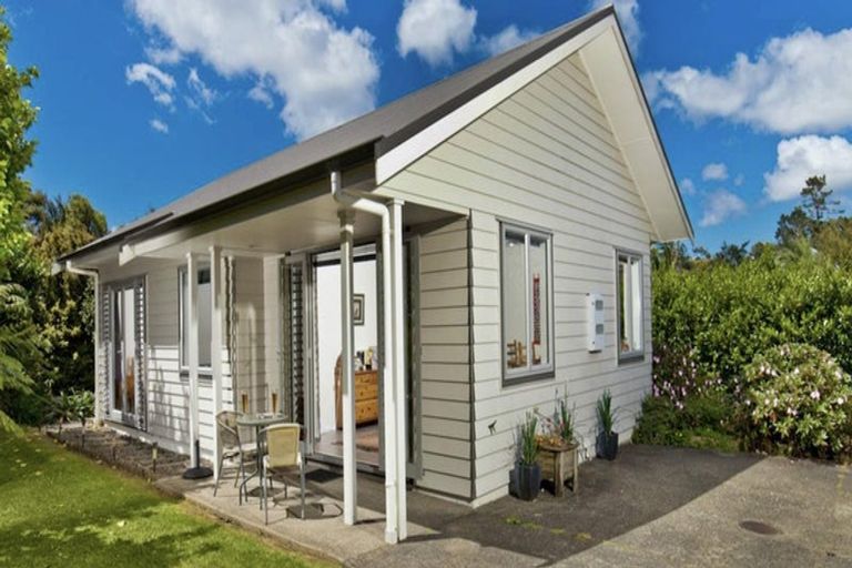 Photo of property in 7a Olwyn Place, Greenhithe, Auckland, 0632