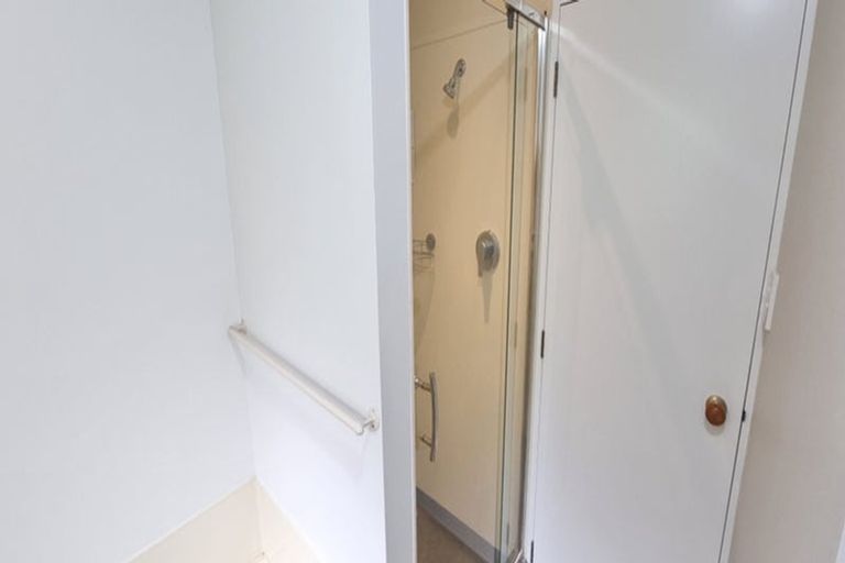 Photo of property in 4 Mayfair Place, Westown, New Plymouth, 4310