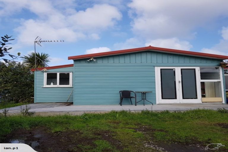 Photo of property in 18 Woodglen Road, Glen Eden, Auckland, 0602
