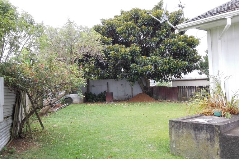 Photo of property in 7 Foster Place, Mangere East, Auckland, 2024