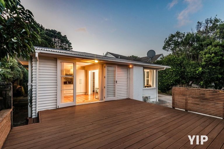 Photo of property in 5 Winston Street, Crofton Downs, Wellington, 6035