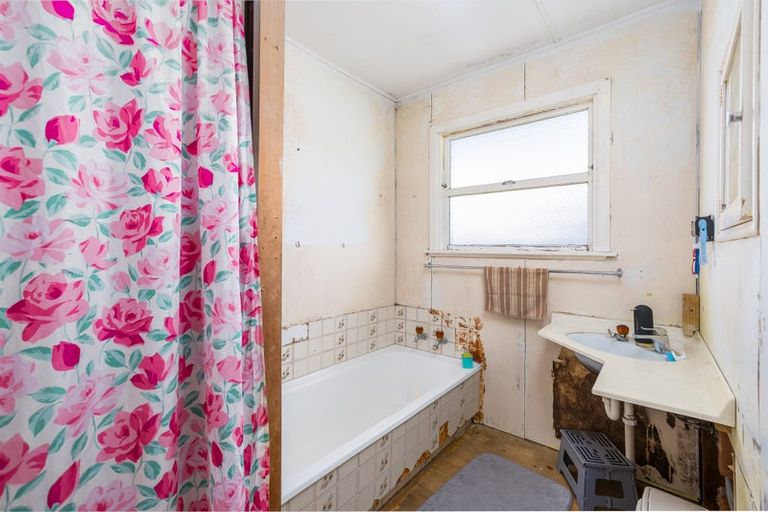 Photo of property in 47 Rhodes Street, Waimate, 7924