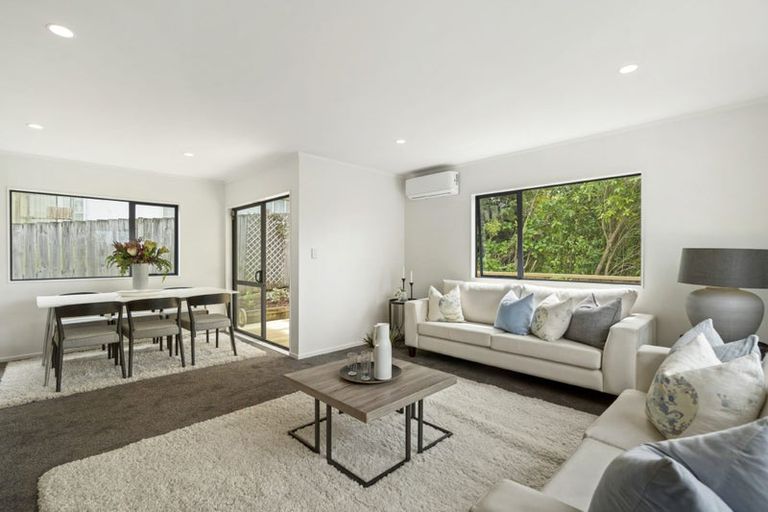 Photo of property in 2/26 Blenheim Street, Glenfield, Auckland, 0629