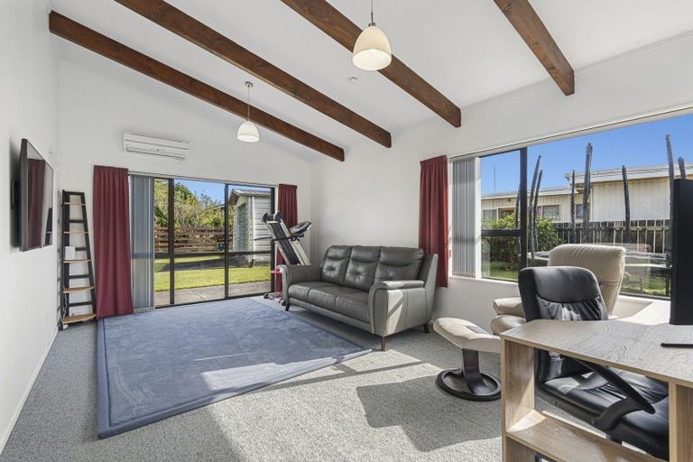Photo of property in 2/38 Waimea Street, Westown, New Plymouth, 4310