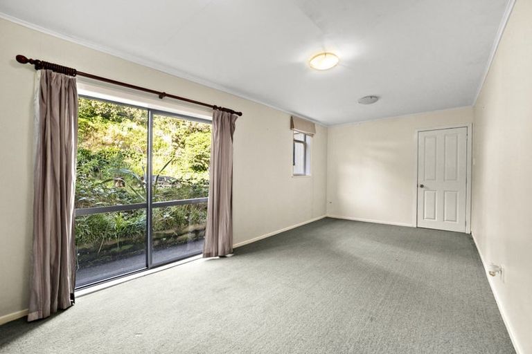 Photo of property in 11 Rangiora Avenue, Kaiwharawhara, Wellington, 6035