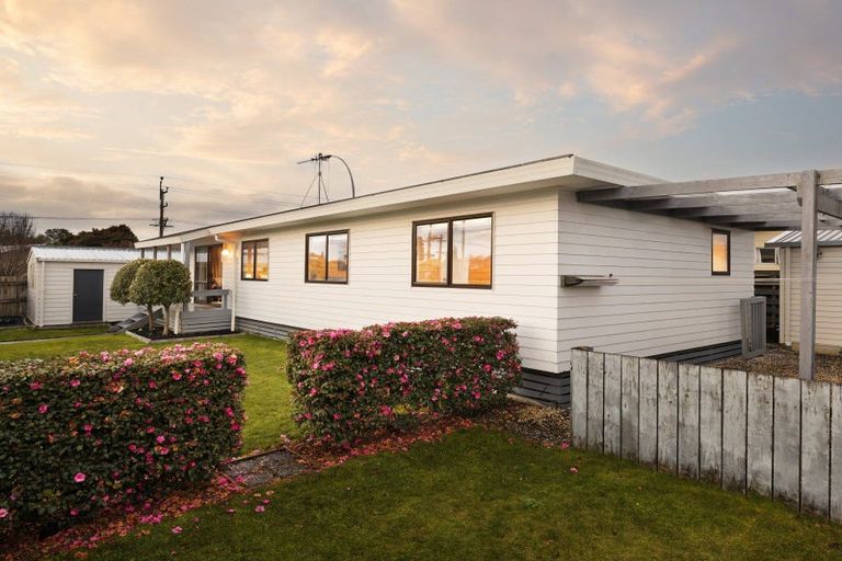 Photo of property in 1 Beadle Place, St Andrews, Hamilton, 3200