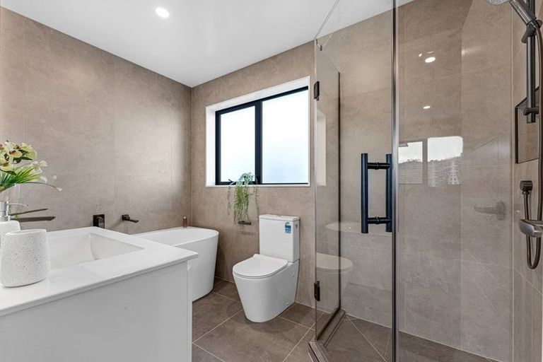 Photo of property in 19 Paihere Street, Huapai, Kumeu, 0810