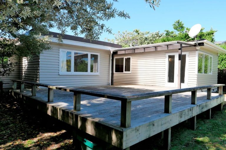 Photo of property in 1 Titoki Road, Raumati Beach, Paraparaumu, 5032