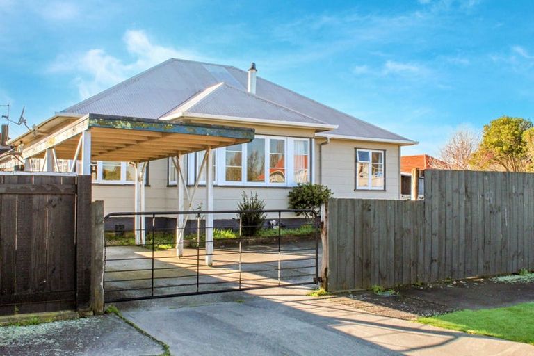 Photo of property in 135 Rangiora Avenue, Roslyn, Palmerston North, 4414