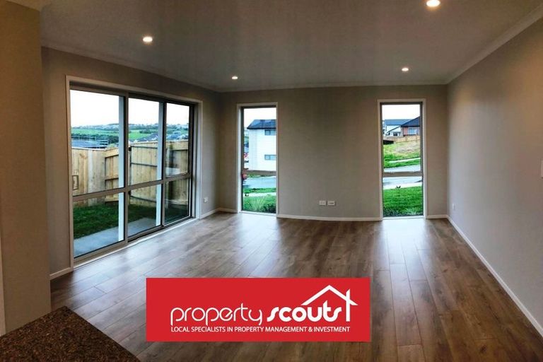 Photo of property in 24 Resolution Drive, Gulf Harbour, Whangaparaoa, 0930