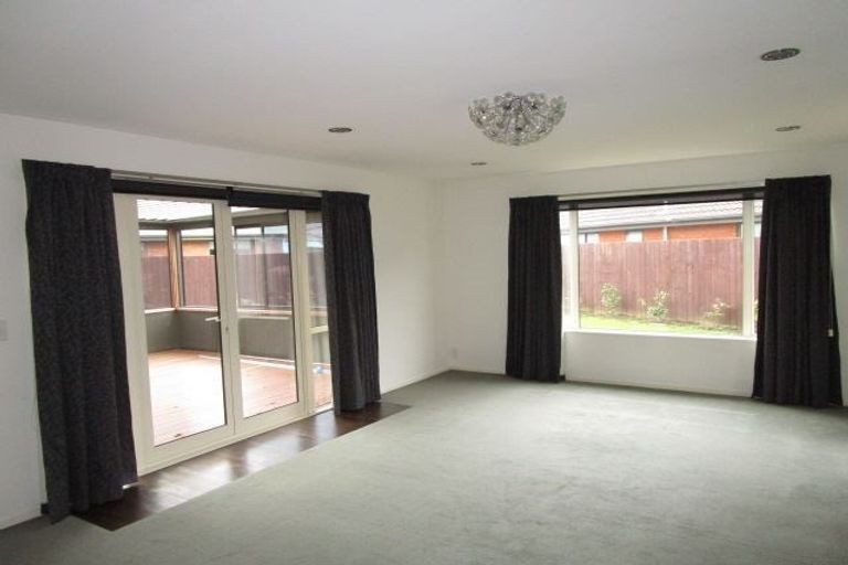 Photo of property in 10 Coppinger Terrace, Aidanfield, Christchurch, 8025