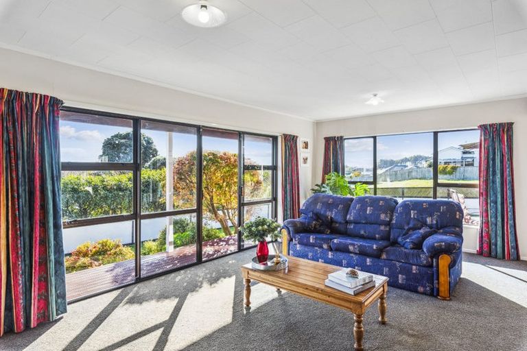 Photo of property in 77 Aorangi Road, Paraparaumu, 5032