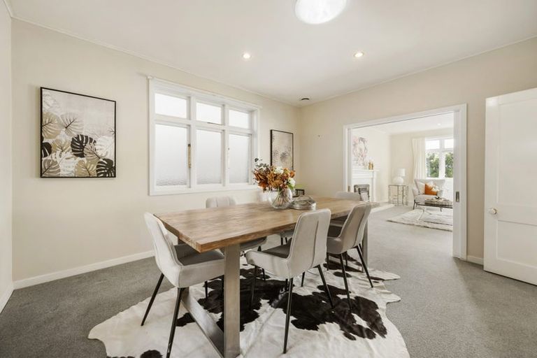 Photo of property in 4 Wesley Road, Kelburn, Wellington, 6012