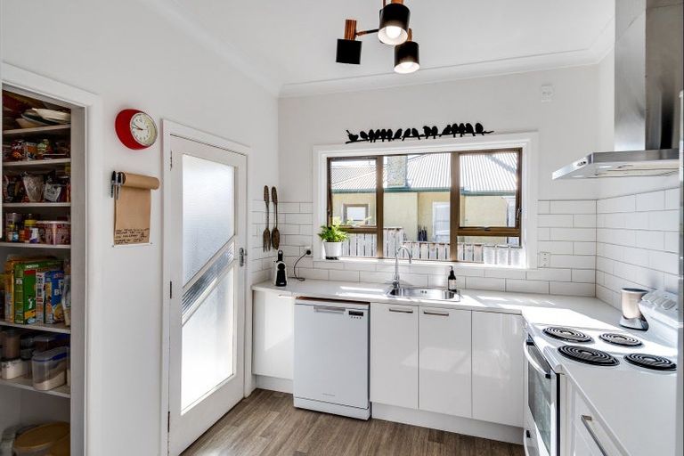 Photo of property in 5 Golding Road, Taradale, Napier, 4112