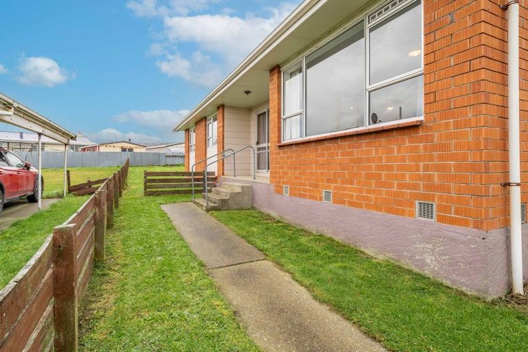 Photo of property in 99 Dunbeath Crescent, Kew, Invercargill, 9812