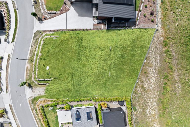 Photo of property in 16 Akitu Rise, Wanaka, 9305