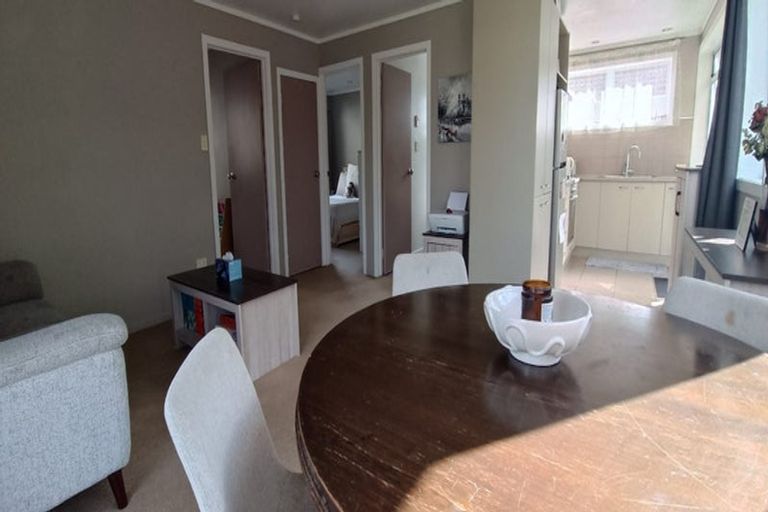Photo of property in 2/9 Hamilton Road, Papatoetoe, Auckland, 2025