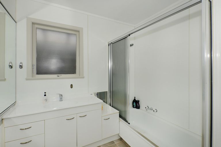 Photo of property in 14 Carr Street, Te Kamo, Whangarei, 0112