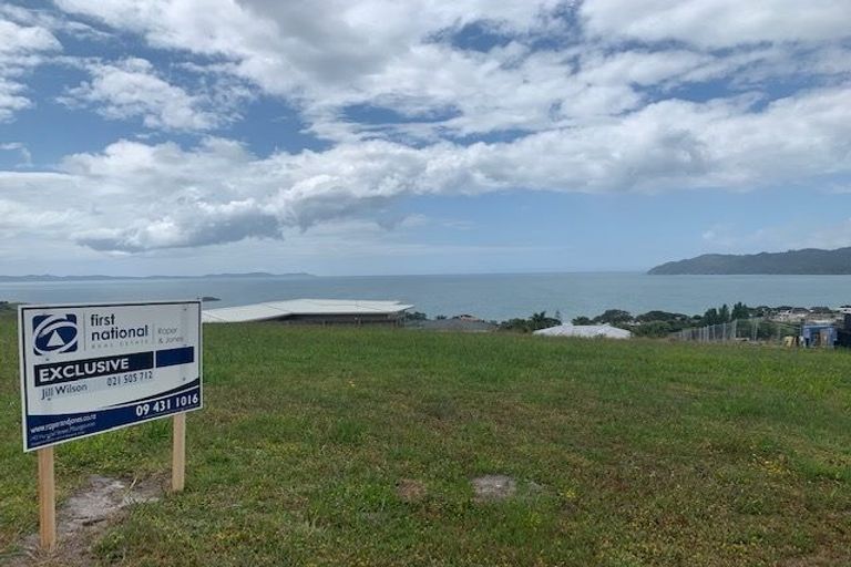 Photo of property in 20 Lori Lane, Coopers Beach, 0420