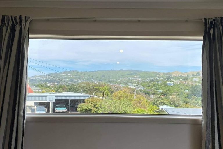 Photo of property in 6 Brydon Way, Paparangi, Wellington, 6037