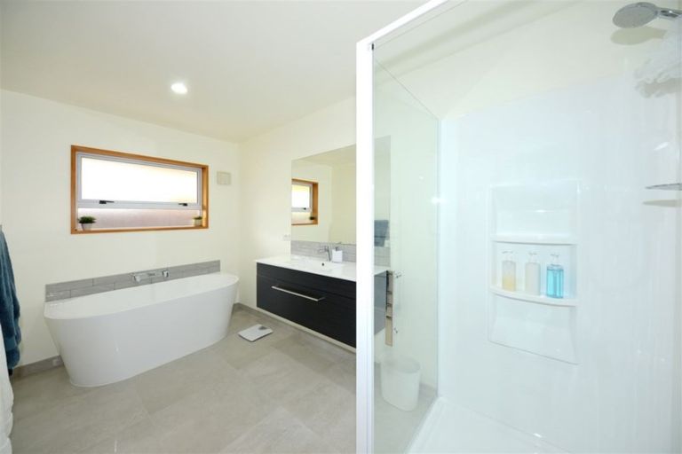 Photo of property in 3 Althorp Place, Avonhead, Christchurch, 8042