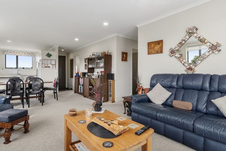 Photo of property in Waterview Estate, 86/4 Greystone Place, Omokoroa, 3114