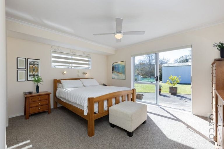 Photo of property in 2 Applemoors Way, Riverhead, 0820