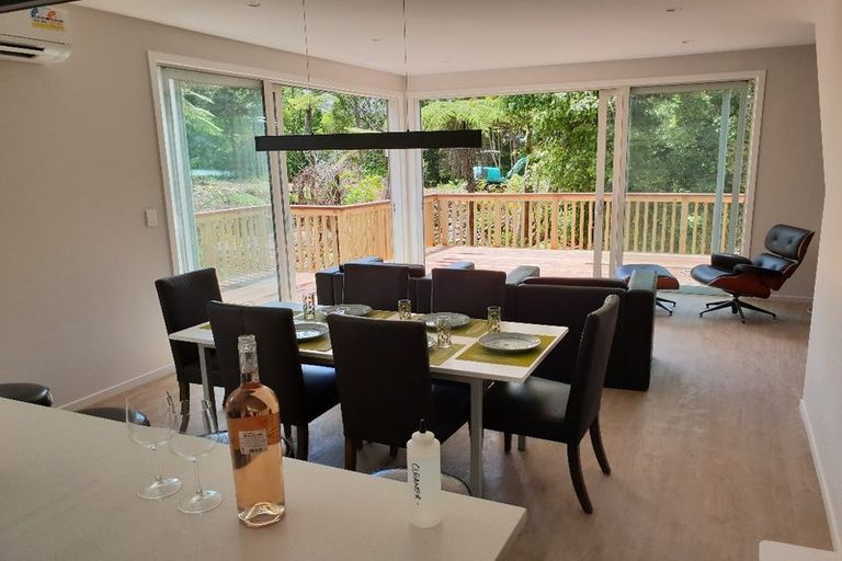 Photo of property in 20 De Val Drive, Titirangi, Auckland, 0604