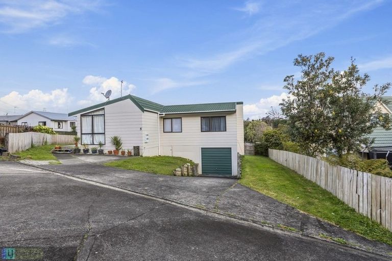 Photo of property in 5 Frosses Place, Massey, Auckland, 0614