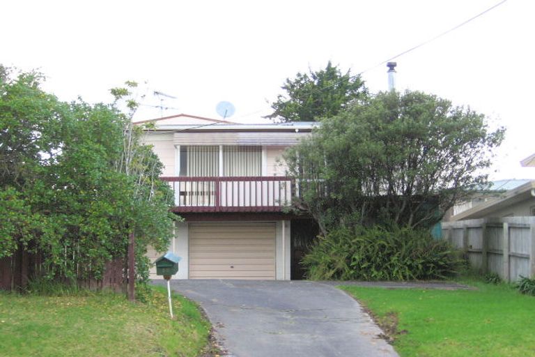 Photo of property in 30 Bay Street, Red Beach, 0932