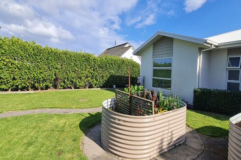 Photo of property in 16 Egmont Street, Patea, 4520