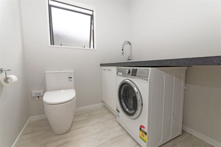 Photo of property in 4/61 Sunrise Avenue, Murrays Bay, Auckland, 0630