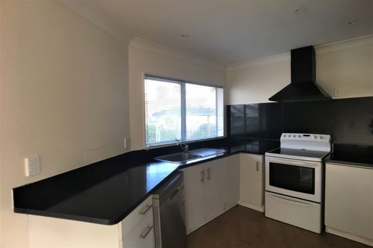 Photo of property in 15 Advocate Place, Randwick Park, Auckland, 2105