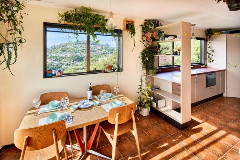 Photo of property in 9 Kenef Road, Paremata, Porirua, 5024